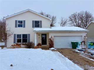 134 Holiday Lane, Hamburg, NY 14075