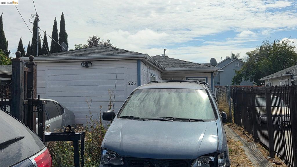 526 Douglas Ave, Oakland, CA 94603