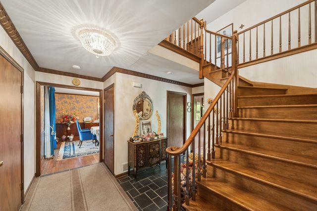 2629 Kingston Drive, Northbrook, IL 60062