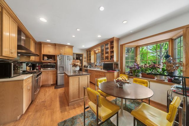 2629 Kingston Drive, Northbrook, IL 60062