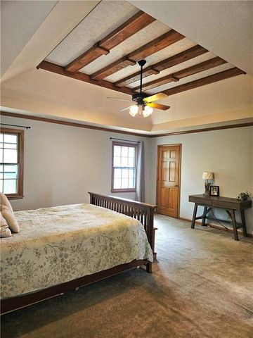 8638 Greenwood Lane, Lenexa, KS 66215