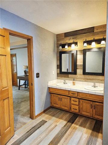 8638 Greenwood Lane, Lenexa, KS 66215