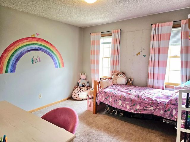 8638 Greenwood Lane, Lenexa, KS 66215