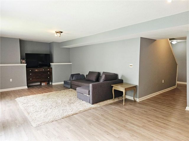 8638 Greenwood Lane, Lenexa, KS 66215