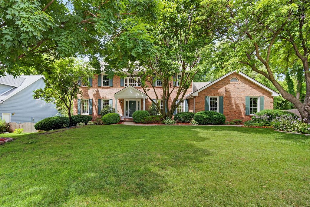 904 54th Street, West Des Moines, IA 50266