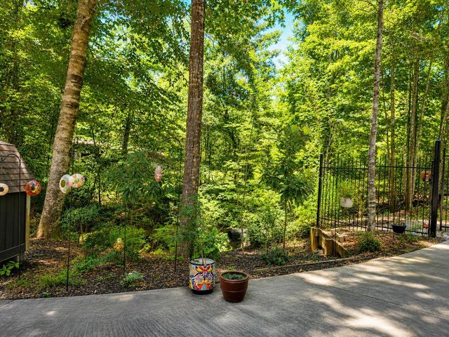 236 W Peterson Loop, Livingston, TX 77351