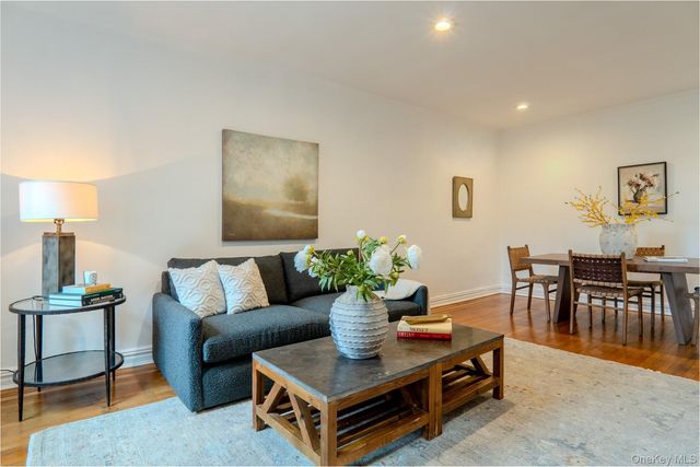 21 Barstow Road 5K, Great Neck, NY 11021