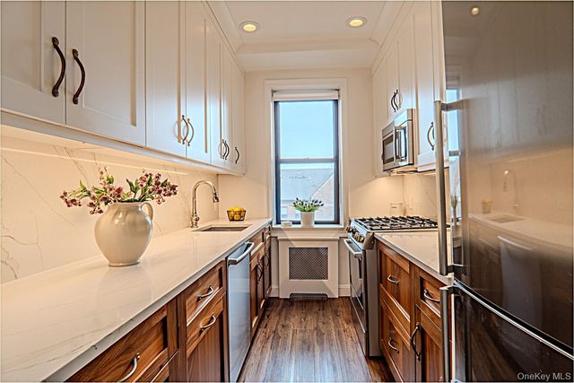 21 Barstow Road 5K, Great Neck, NY 11021