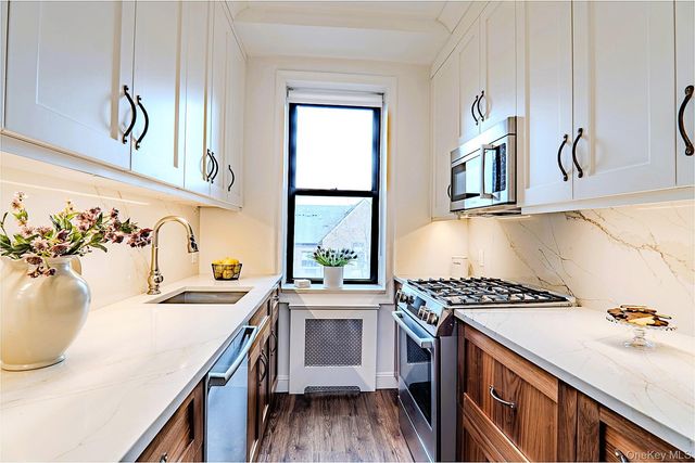 21 Barstow Road 5K, Great Neck, NY 11021