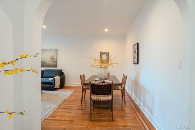 21 Barstow Road 5K, Great Neck, NY 11021