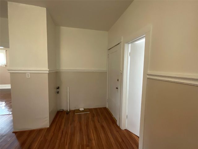 1203 E Third Street, Hallettsville, TX 77964