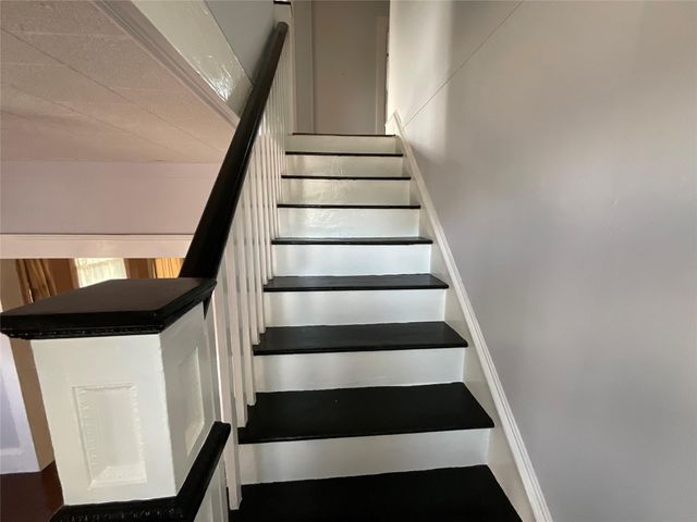 1203 E Third Street, Hallettsville, TX 77964