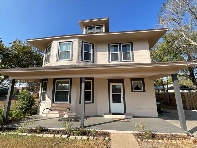 1203 E Third Street, Hallettsville, TX 77964