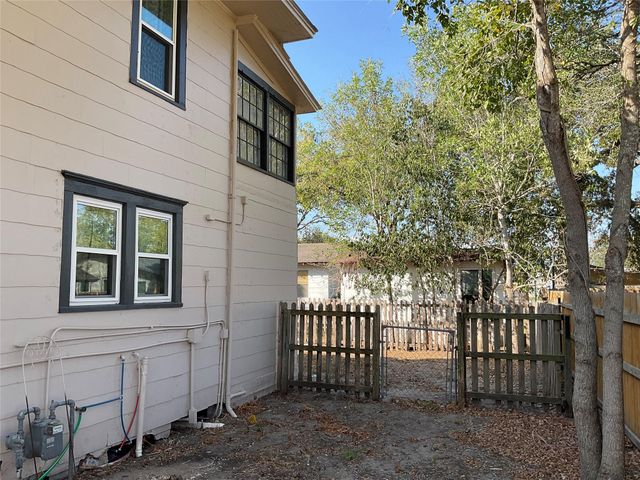 1203 E Third Street, Hallettsville, TX 77964