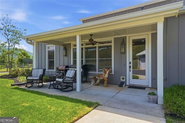 445 E Valley Road NE, Rydal, GA 30171