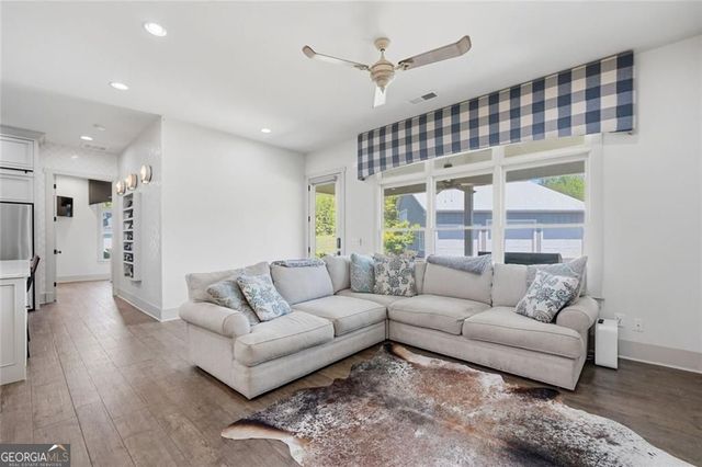 445 E Valley Road NE, Rydal, GA 30171