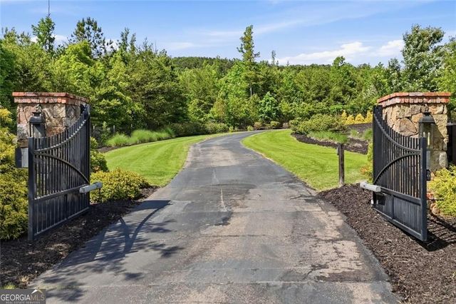 445 E Valley Road NE, Rydal, GA 30171