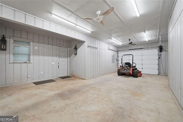 445 E Valley Road NE, Rydal, GA 30171