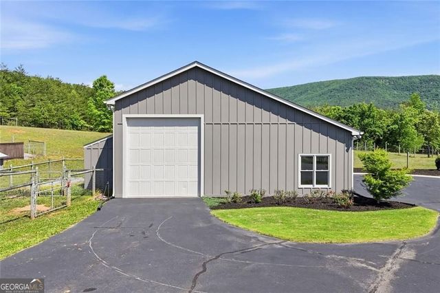 445 E Valley Road NE, Rydal, GA 30171