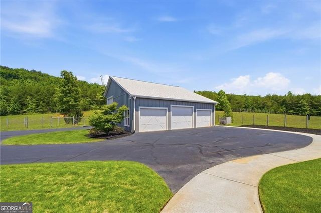 445 E Valley Road NE, Rydal, GA 30171
