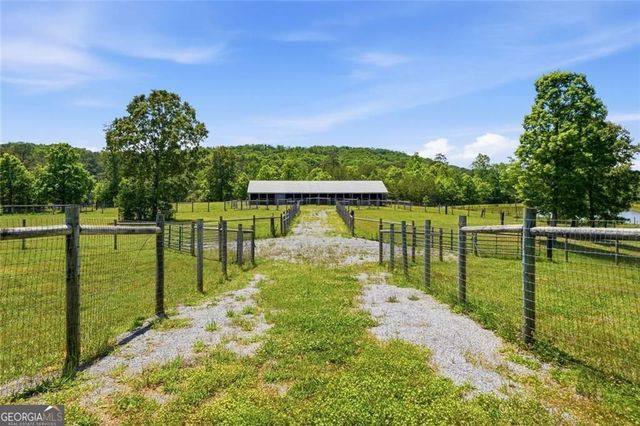 445 E Valley Road NE, Rydal, GA 30171