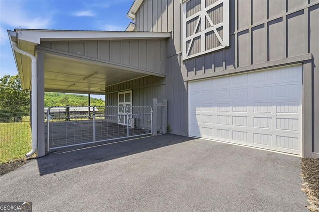 445 E Valley Road NE, Rydal, GA 30171