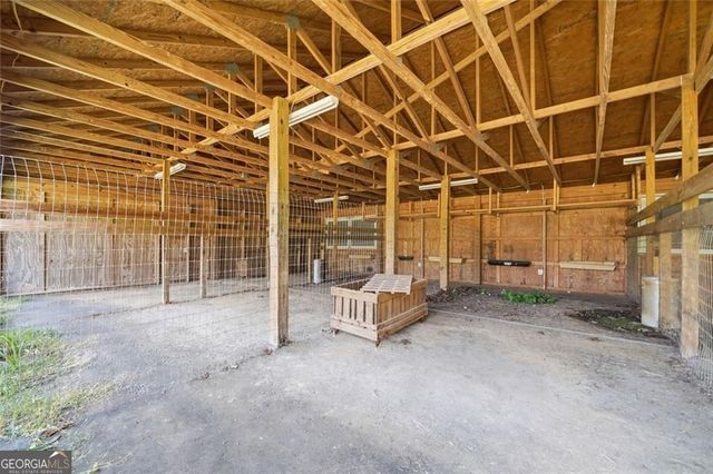 445 E Valley Road NE, Rydal, GA 30171