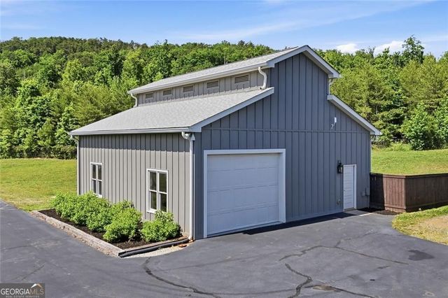445 E Valley Road NE, Rydal, GA 30171