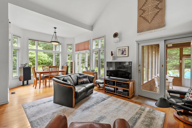 31664 Fish Hatchery Road, Kalamazoo, MI 49009