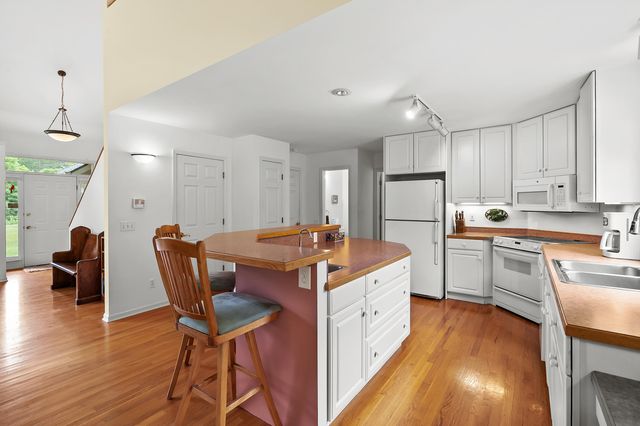 31664 Fish Hatchery Road, Kalamazoo, MI 49009