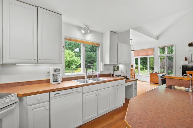 31664 Fish Hatchery Road, Kalamazoo, MI 49009