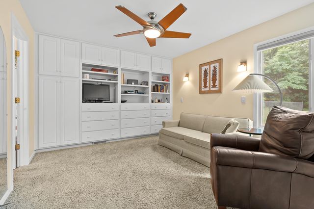 31664 Fish Hatchery Road, Kalamazoo, MI 49009