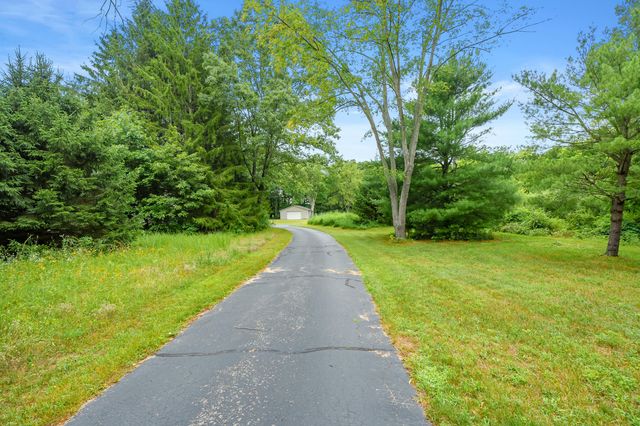 31664 Fish Hatchery Road, Kalamazoo, MI 49009