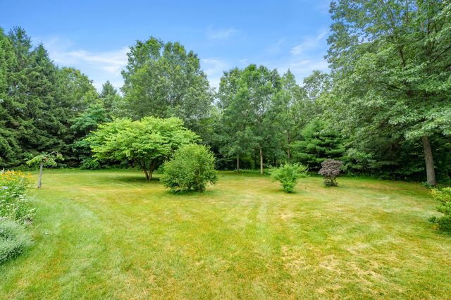 31664 Fish Hatchery Road, Kalamazoo, MI 49009