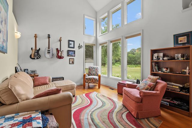 31664 Fish Hatchery Road, Kalamazoo, MI 49009