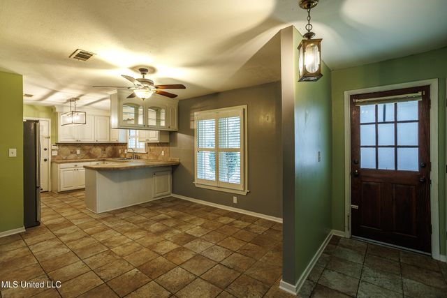 141 N Eagle Ridge Drive, Florence, MS 39073