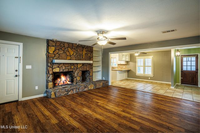 141 N Eagle Ridge Drive, Florence, MS 39073