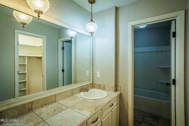 141 N Eagle Ridge Drive, Florence, MS 39073