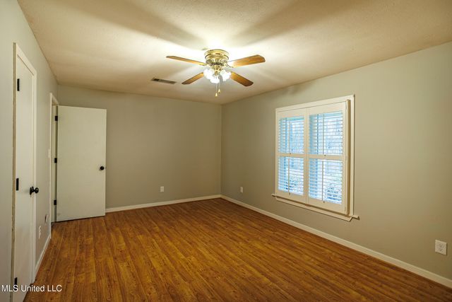 141 N Eagle Ridge Drive, Florence, MS 39073