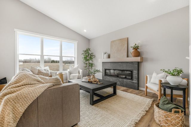 713 David Way, Isanti, MN 55040