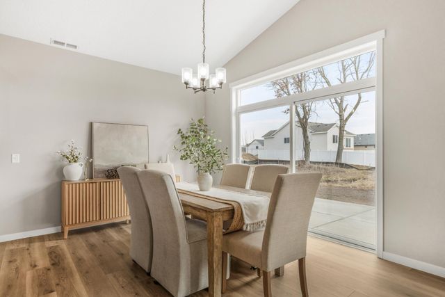 713 David Way, Isanti, MN 55040