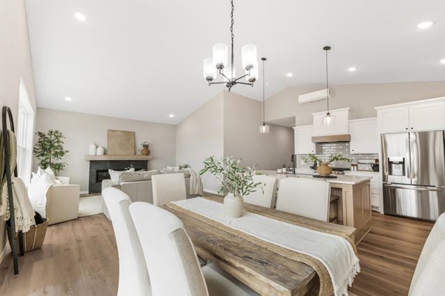 713 David Way, Isanti, MN 55040