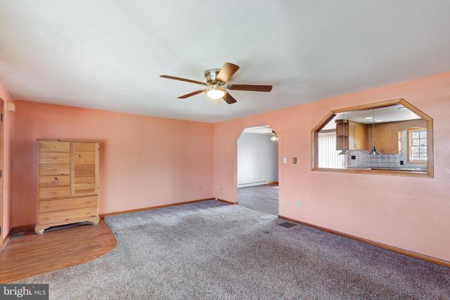 5 SUNSET DR, Gettysburg, PA 17325