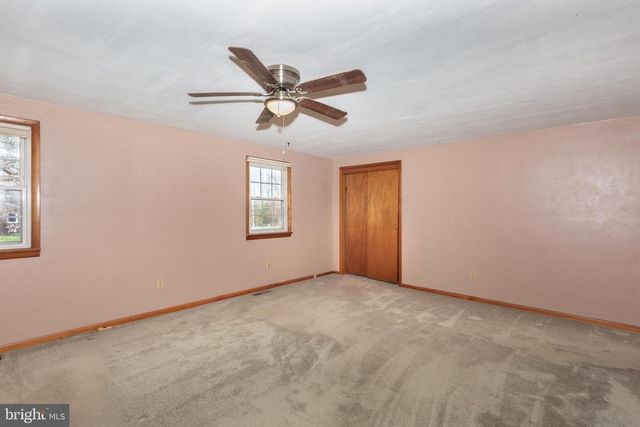 5 SUNSET DR, Gettysburg, PA 17325