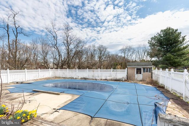 5 SUNSET DR, Gettysburg, PA 17325