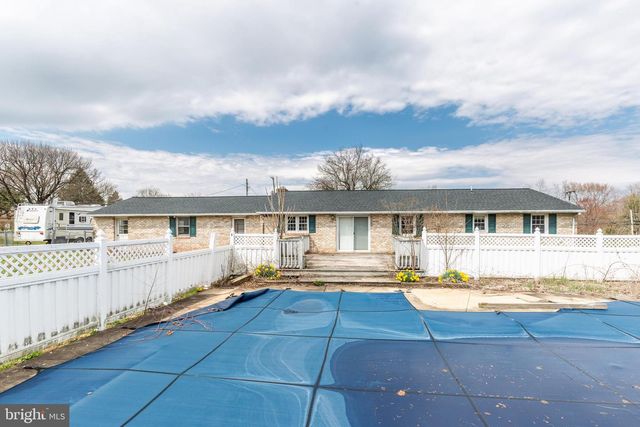 5 SUNSET DR, Gettysburg, PA 17325