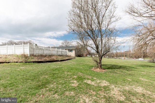 5 SUNSET DR, Gettysburg, PA 17325