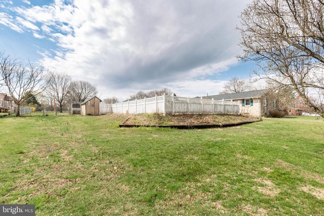 5 SUNSET DR, Gettysburg, PA 17325