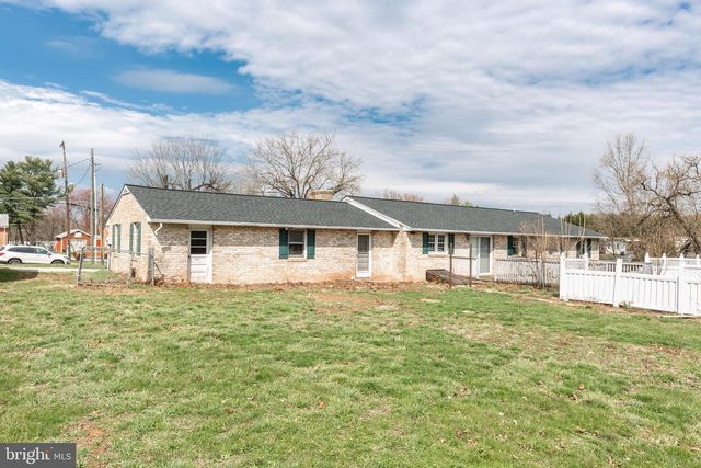 5 SUNSET DR, Gettysburg, PA 17325