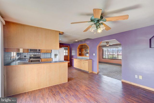 5 SUNSET DR, Gettysburg, PA 17325